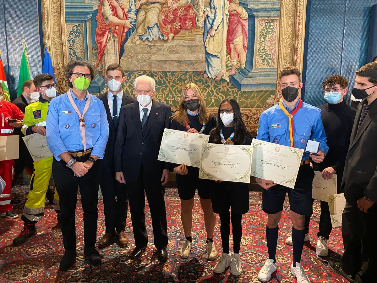 agesci's tweet photo. "Se serve ci sono. Anche se avevo altri piani." 
Grazie Presidente #Mattarella per la testimonianza e l'impegno nell'essere pronto a servire ancora il nostro Paese.
#prontiaservire @Quirinale https://t.co/WITUyExVO1