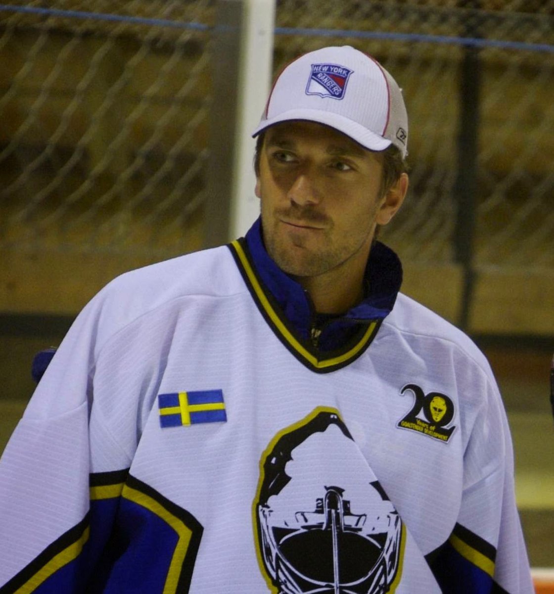 Always a GOLDtender 🥅, and now forever a New York Ranger! 🥲

Watch <a href="/HLundqvist/">Henrik Lundqvist</a>’s jersey be raised to the rafters of Madison Square Garden, as the #NYR give him the ultimate honour in #hockey: bit.ly/33ZSmAN via <a href="/NHL/">NHL</a>

Congrats Hank! So proud!

#30Forever