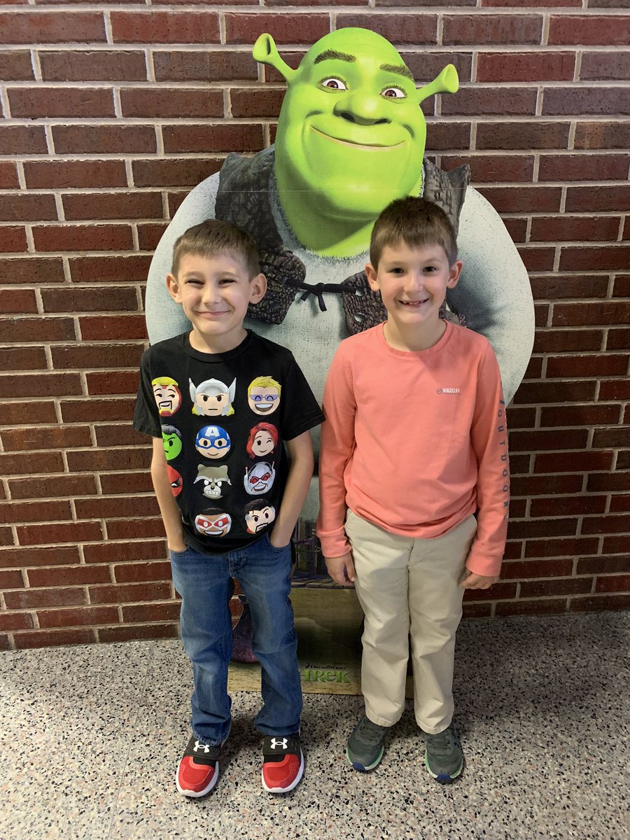 berger_fun's tweet photo. Ready to watch Shrek the Musical with our kids! We love supporting our former students! @SchindewolfKISD @StrackKISD @CollinsDrama @KleinISD_Burks https://t.co/LZNSPohF0Y