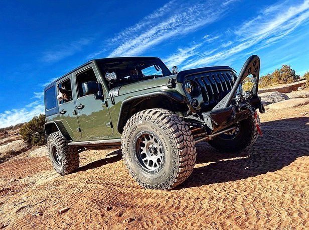 CooperTire's tweet photo. Two great Discoverer® STT PRO™ builds.
Pick your favorite.
📸: punisherjl and misfit.jeepher on IG
#GoWithTheCoopers #DiscovererSTTPro #Jeep https://t.co/dEOUy961rr