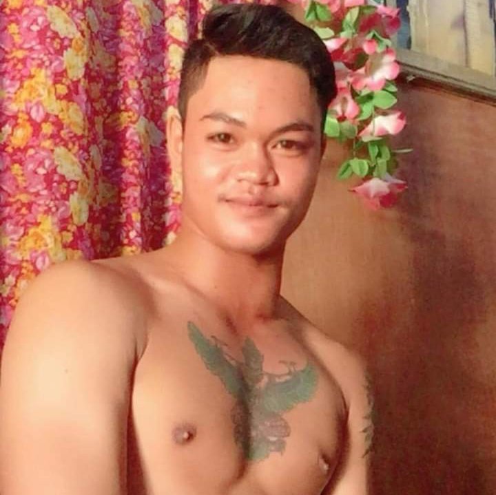 ចង់ចុយបងថ្លៃ tweet media