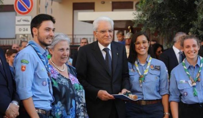 “La Costituzione non è una macchina che una volta messa in moto va avanti da sé......
Bisogna metterci dentro l’impegno, lo spirito, la volontà di mantenere queste promesse, la propria responsabilità.”
Piero Calamadrei

Grazie Presidente ❤
Benvenuto Presidente ❤