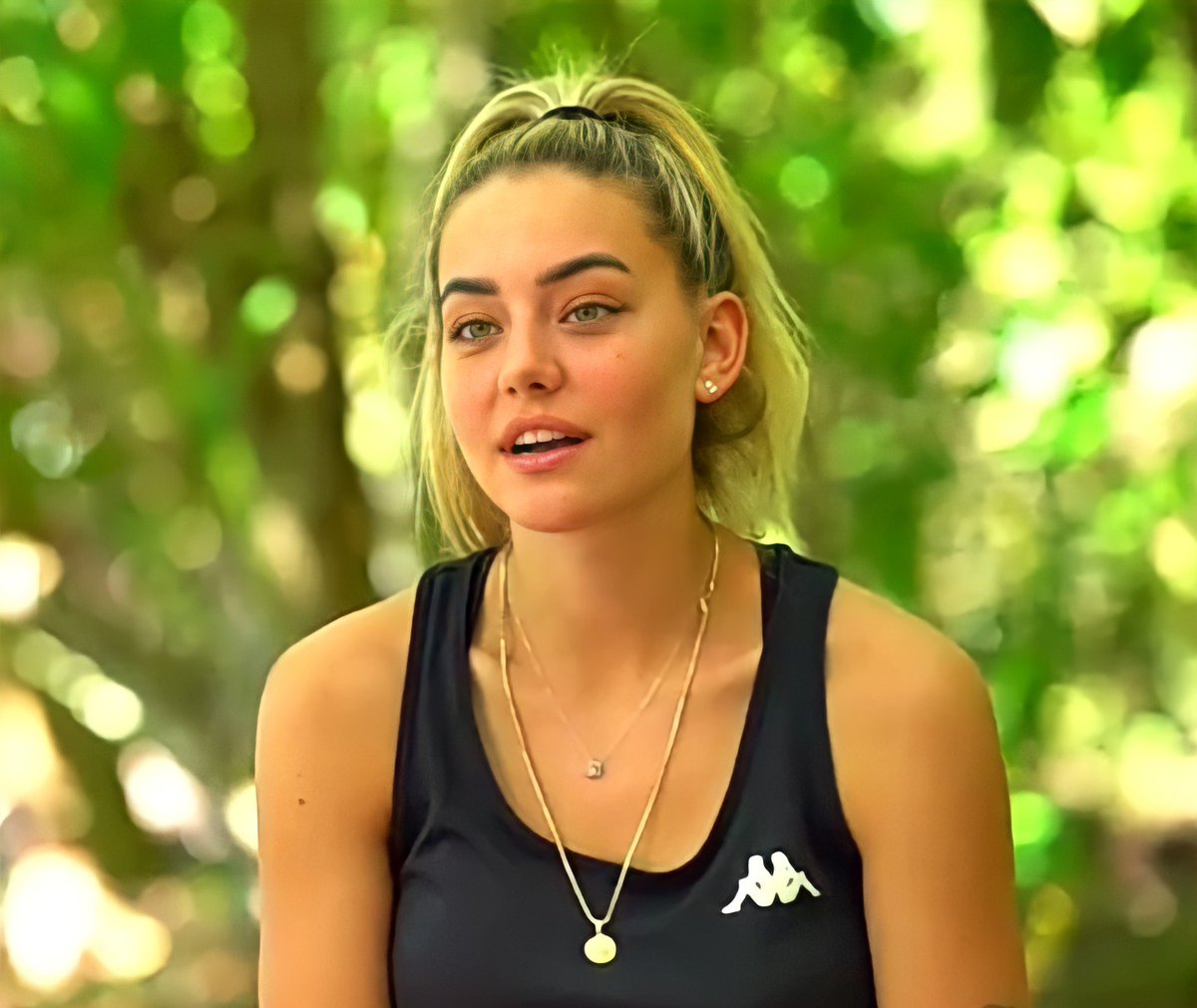 Aycan hastalıktan gelip bı sayı kaybetti diye kızı kucumseyip sürgün yolu gözüktü diye alay eden Atakan sen 2de0 çektin Aycan 1 sayı aldı en azından. Asla şaşmaz 👌
#Survivor2022alltar