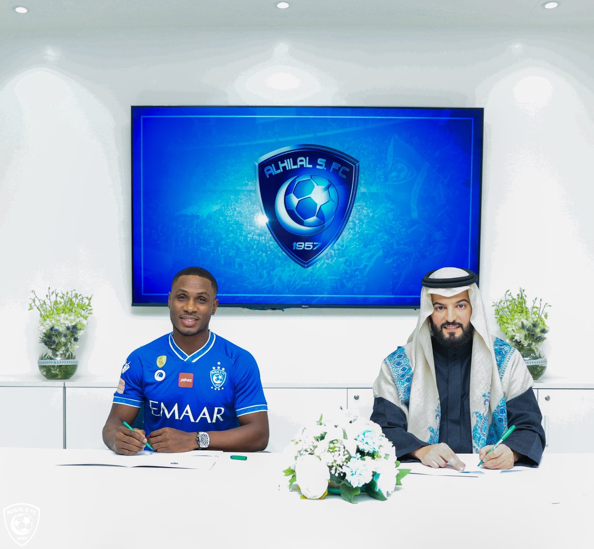 ✍🏻 النسر الأزرق 😍💙

#إيغالو_هلالي 
#الهلال