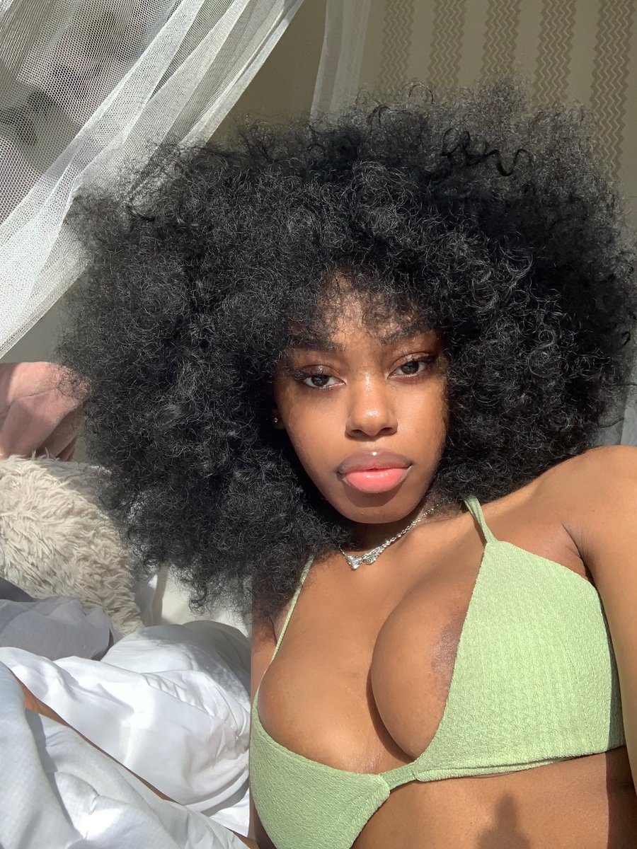 Moonishmia's tweet image. You can stare.. I love it.