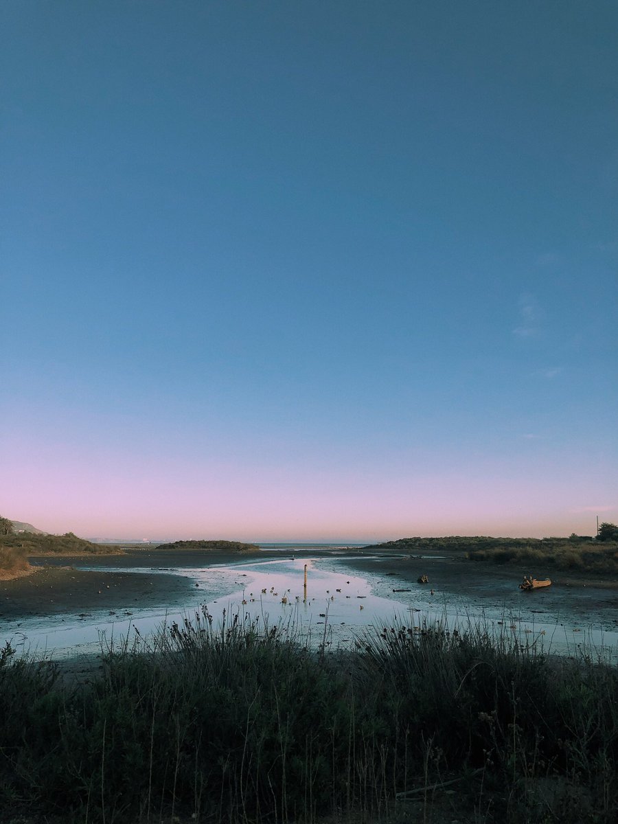 LukeSaidWhat's tweet photo. these picss were taken 1 hour apart.
☀️
 these soft sunsets have been beautiful lately ✨ https://t.co/aZRdOYDeOG
