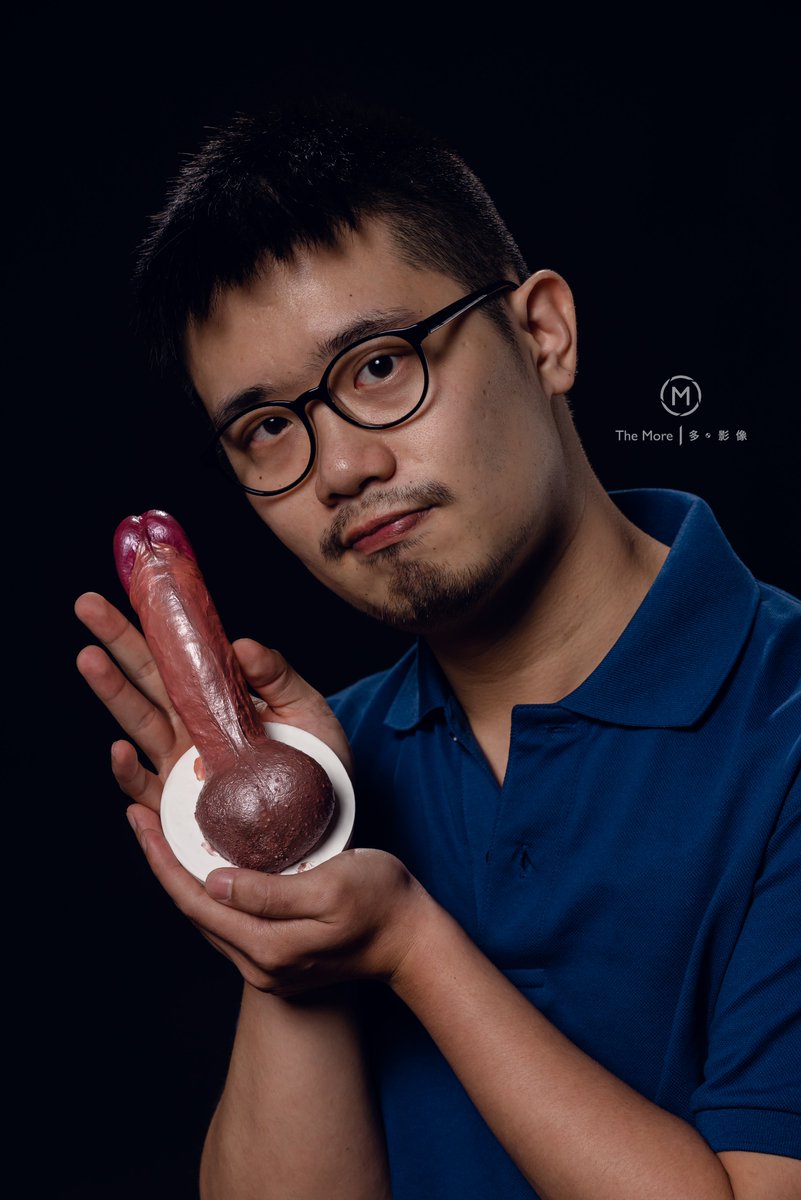 Themorephoto's tweet photo. 朋友帶著翻模的雞雞說要來拍照! https://t.co/km4mfFbvaq