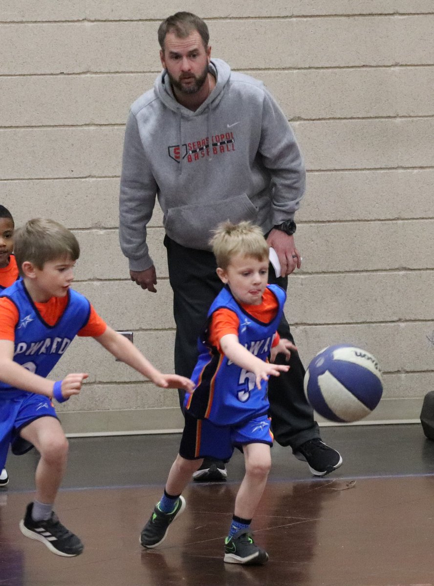 DarrellBrown84's tweet photo. Friday night Upward Basketball. https://t.co/zjPHFM9xbB