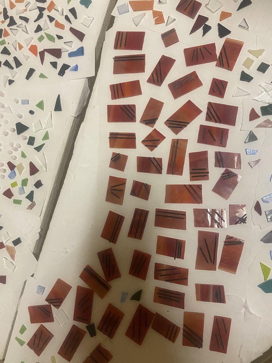 HeavinSarah's tweet image. From kiln to pendant, inspired by a tiger’s stripes and Ms. Monkey’s glass. These will be hiding soon! #monkeyshines2022 #YearOfTheTiger