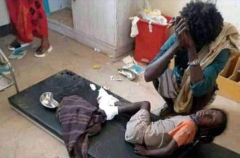SaronSaricho's tweet photo. የምትመለከቷት ህፃን በሰሞኑ በአፋር ውጊያ ጁንታው ቤተሰቦቿን በመጨፍጨፍ በዚህ ምድር ላይ ካለቤተሰብ ያስቀራትና እሷም ላይ የአካል ጉዳት ያደረሰባት ህፃን ናት።

ከወራሪው ጁንታ ጋር የምናወራርደው ሂሳብ ብዙ ነው።✍🇪🇹 https://t.co/1TyPTpEYic
