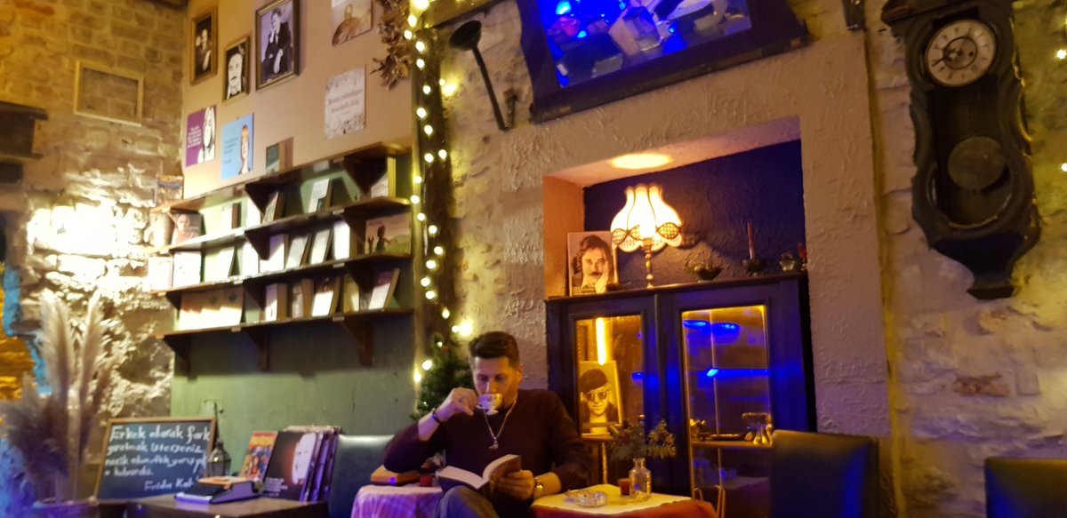 🦅🇹🇷🦅19❤️❤️03🦅🇹🇷🦅
aşk kalbe elini her koyduğunda farklı attığını hissetmektir,hissetmek için hissettiren çok önemli,aldığın nefeste için titremeli  yediğin aş da lezzet olmalı,baktığın her yer de okuduğun her satır da seninle olmalı aşk #1903BeşiktAşk gibi hep özlenmeli