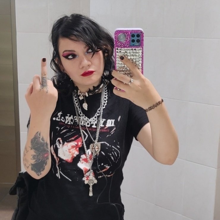 pinkbitch666's tweet photo. #NuevaFotoDePerfil https://t.co/Xua40uzVuS