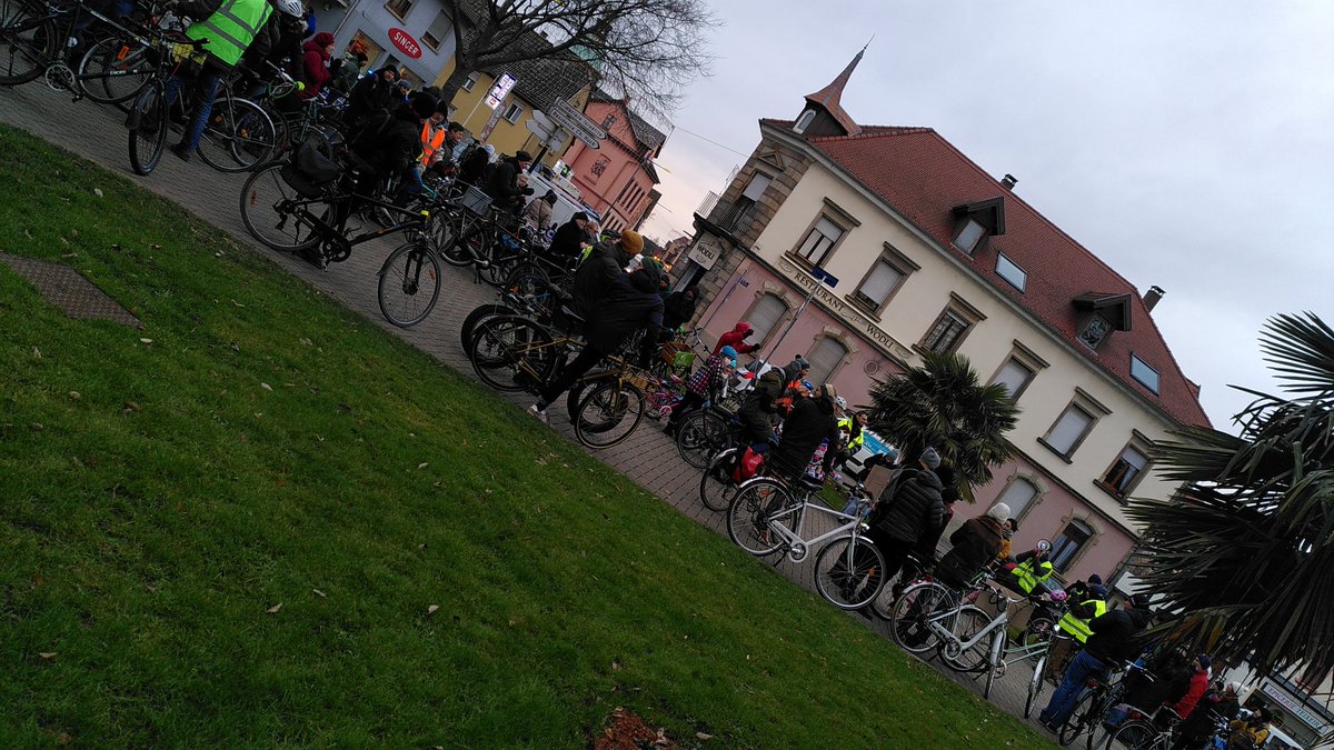 #Velorution à #Bischheim dans la bonne humeur malgré le froid 🚴🏻✊
