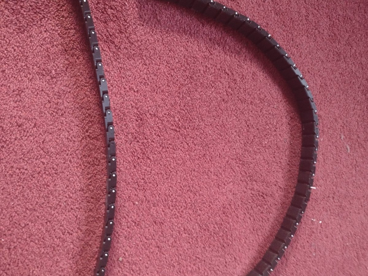 Red0Brick's tweet photo. Spent a long time trying to tension the tracks, turns out the problems was them being able to flex too much. https://t.co/iqqRMsDOCB