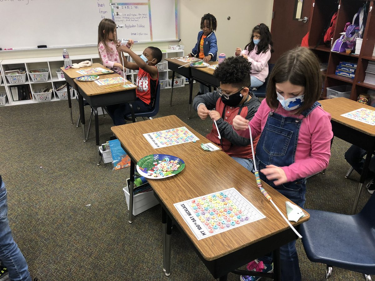 AEScounselor's tweet photo. Our second graders are 100 days smarter!!! #happy100day @SpringISD @AndersonGators @ClarkWritesNow @AEScounselor https://t.co/9MZIT0Gv8a