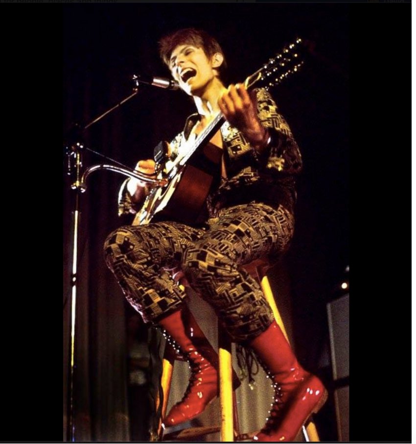 50YearsAgoLive's tweet photo. English singer David Bowie performing at the Aylesbury Friars, UK. Bowie is in his first concert tour, the “Ziggy Stardust” tour. https://t.co/zxJIt6kNif