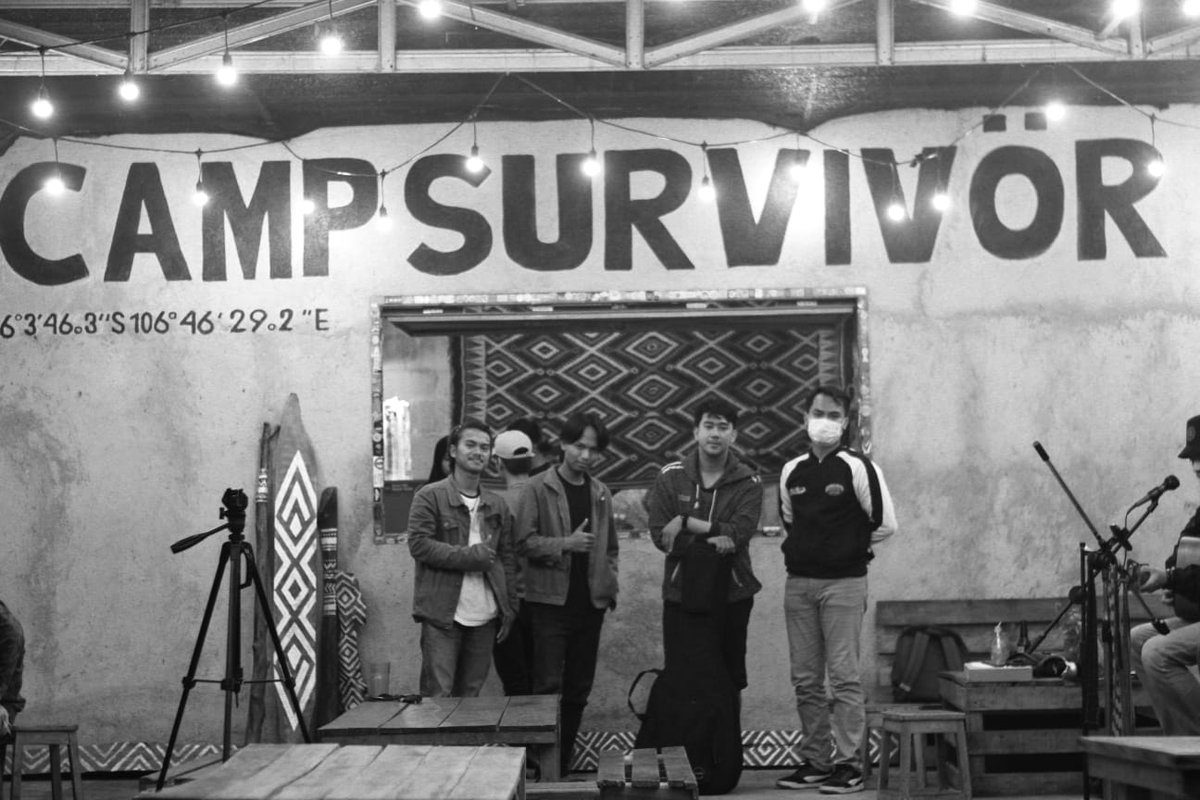 Reuda_official's tweet photo. Terimakasih team terbaik untuk malam ini,nantikan keseruan kami dipanggung yang lain 🔥🔥
Salam reudamusic https://t.co/0ZbkApCDtw
