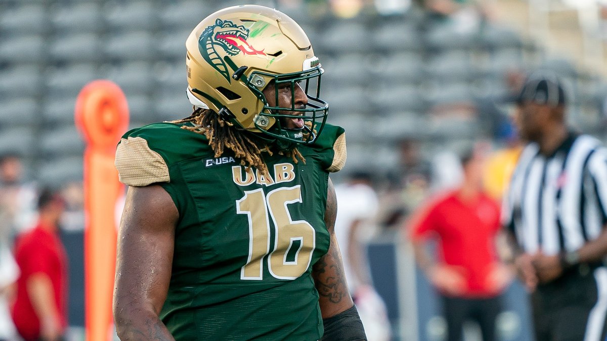 🚨New content for <a href="/BlueChipScout/">Blue Chip Scouting</a> 

UAB EDGE Alex Wright is an underrated prospect in the 2022 NFL Draft so I wrote about why you should give him your time and watch him. This CUSA prospect has tremendous upside and could be a riser this spring. 

Link: bluechipscouting.com/nfl-draft-arti…