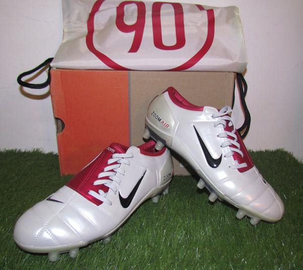 SundayShoutsFC's tweet photo. RT if you ever had a pair of these. https://t.co/BwoevdOYBe