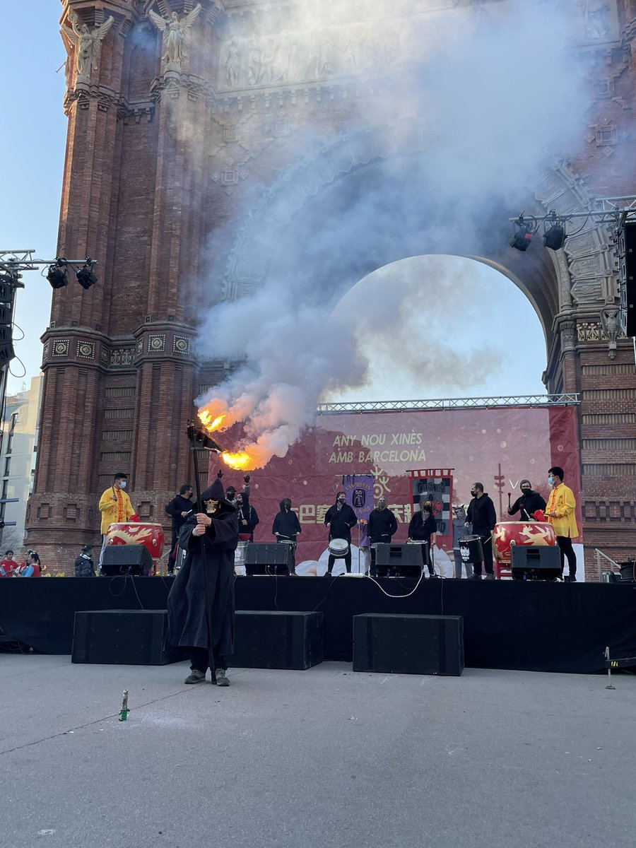 Any Nou Xinès amb Barcelona tweet media