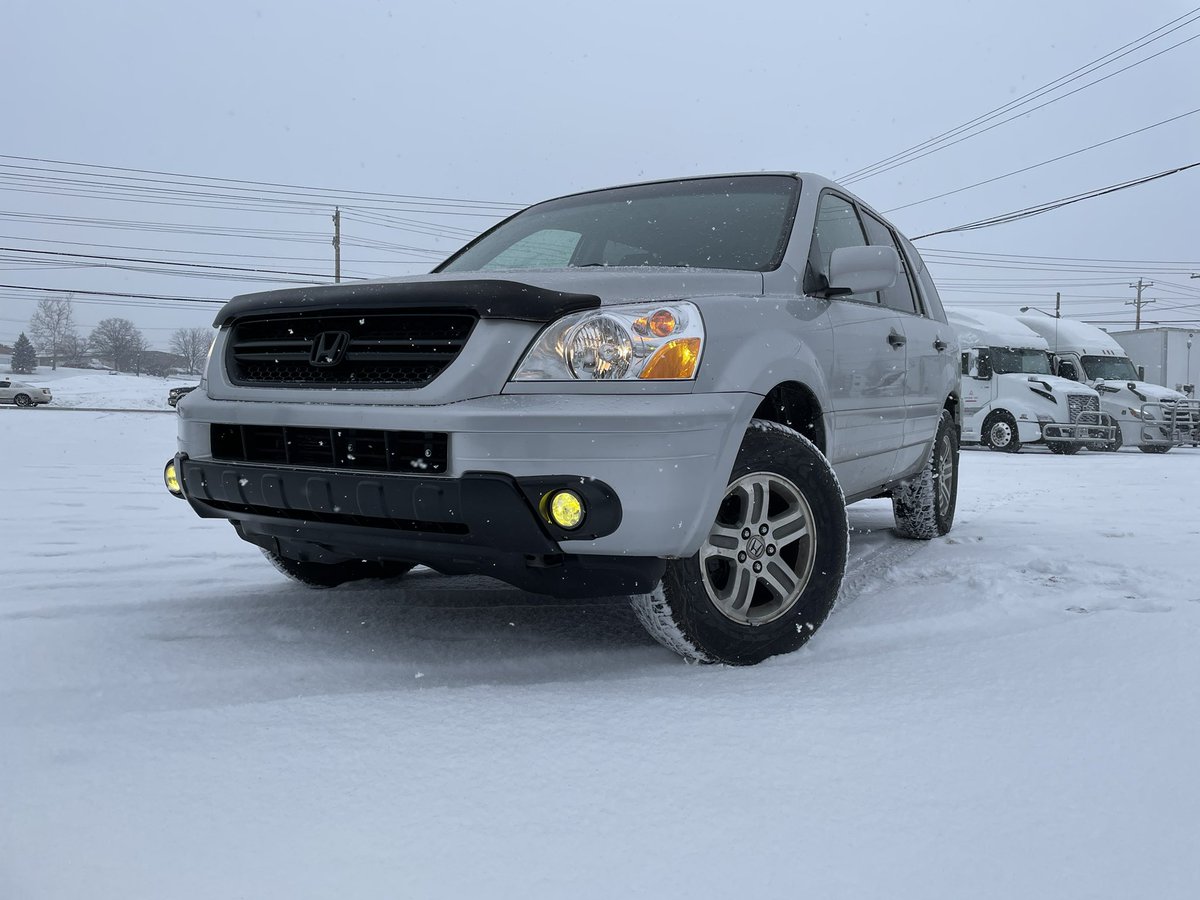 EricTheCarGuy's tweet photo. I admit, this Pilot makes for an awesome winter vehicle. Do you have a favorite winter ride? #etcghackhawk #nokiantyres #winter #snowcar https://t.co/iZtrEHNoLZ