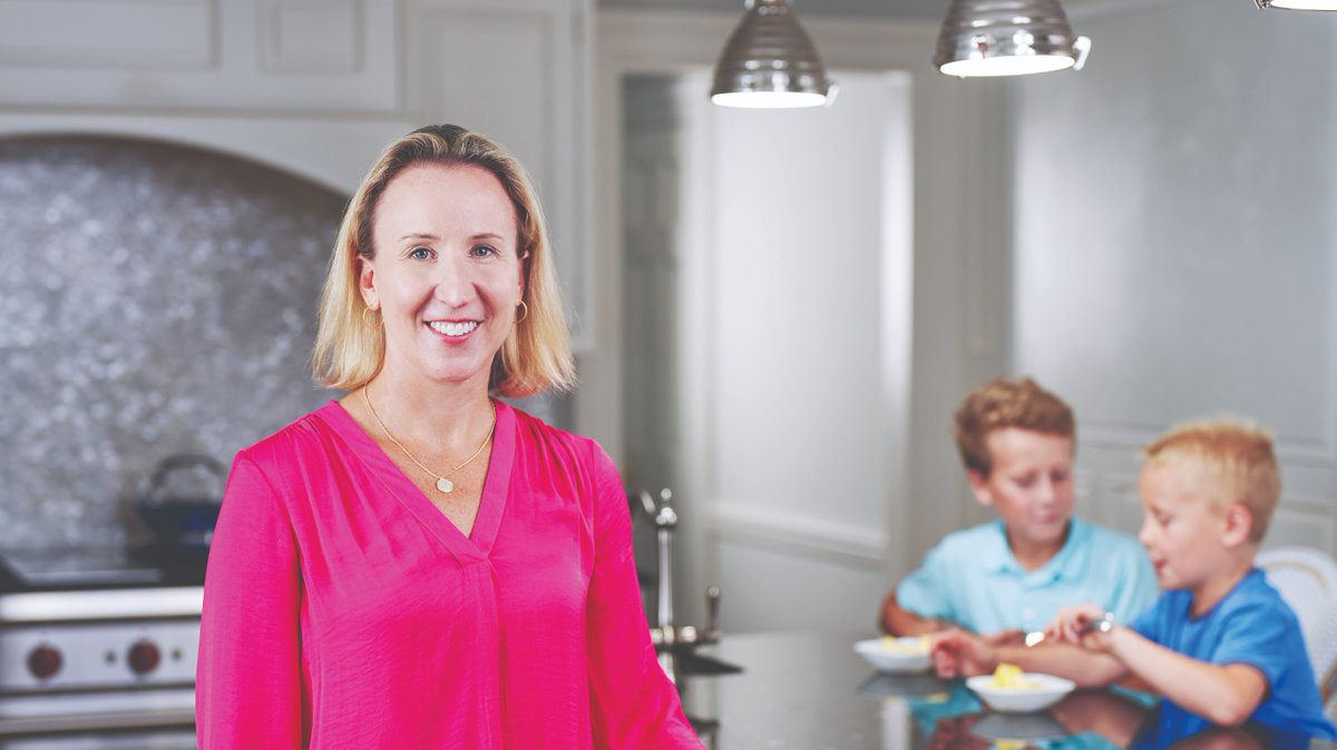 colgateuniv's tweet image. Meet pediatrician and parent coach Julie Kolakowski ’01 Sweeney, who uses digital platforms to empower families with food allergies. bit.ly/3g0T82Q