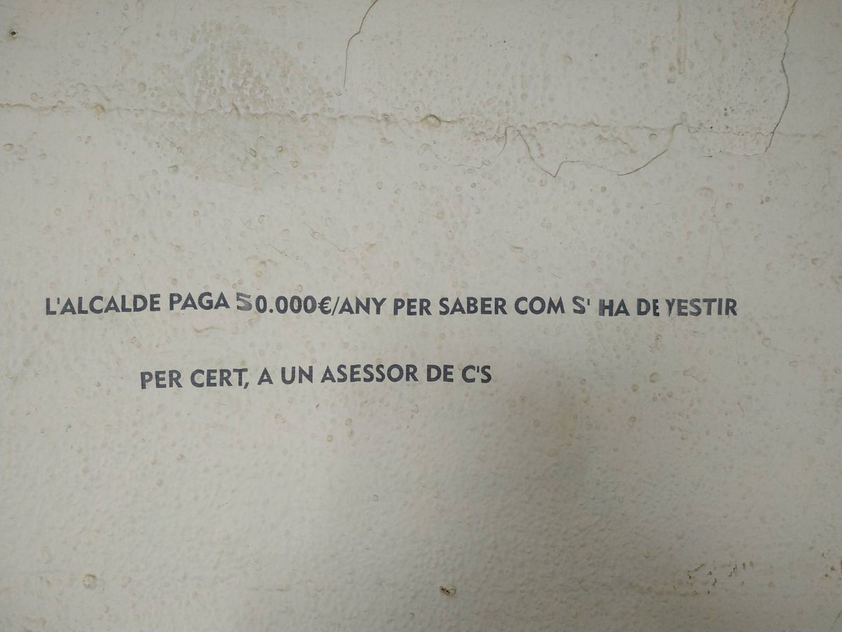 Avui #PremiàDeMar s'ha despertat així...

Hi ha algú que no fa les coses be i se li ha de anar recordant, a ell i al poble.

#SeguimLluitantCDR  ✊