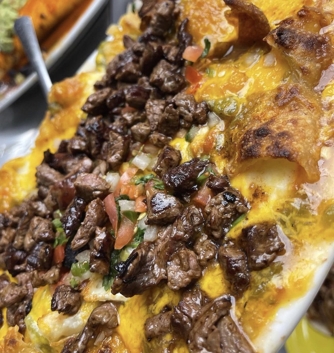 The Chili Relleno Nacho Plate/W STK are what dreams are made of. #LosDos