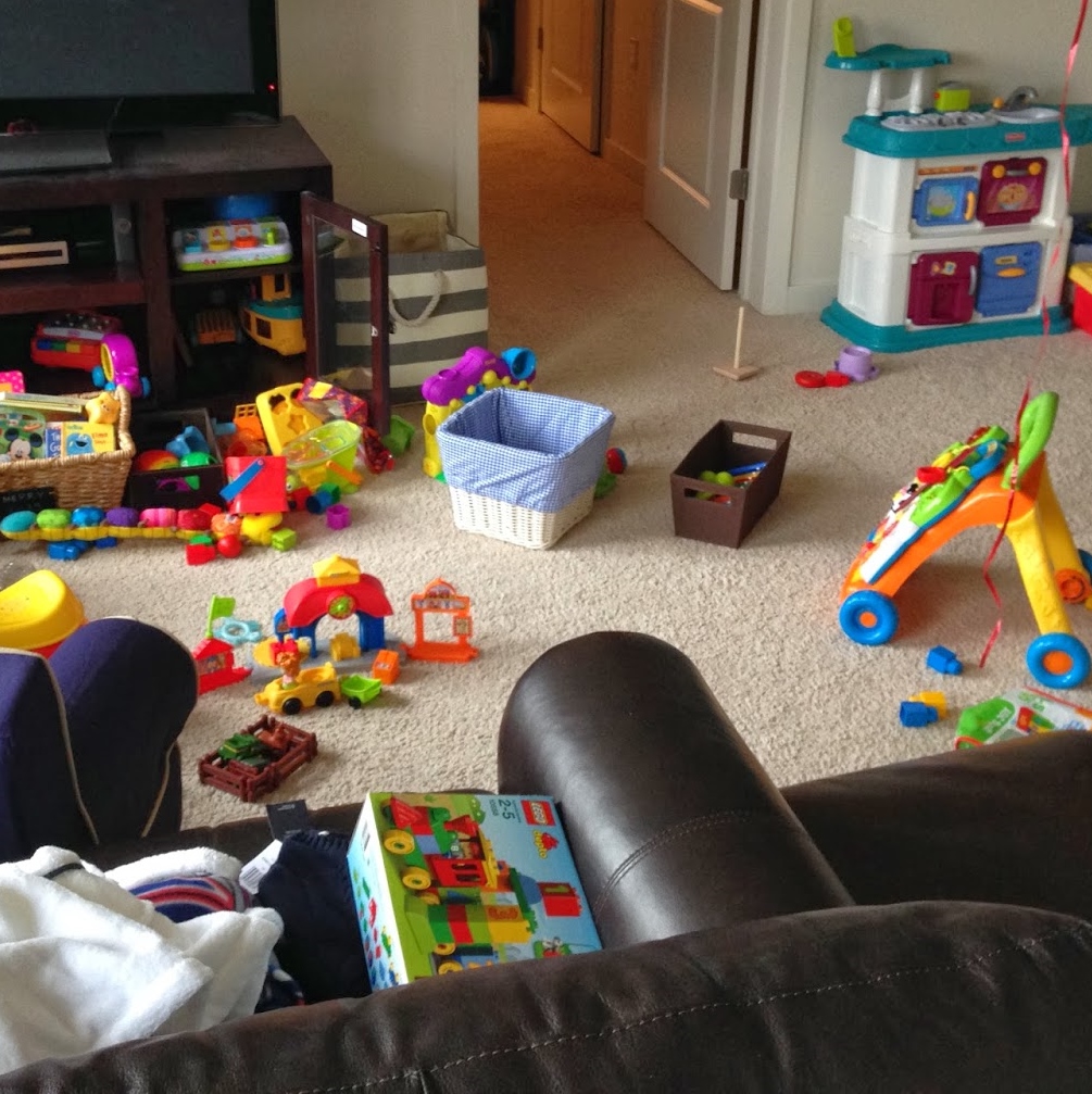 ClutterMeister's tweet photo. Children at home - To which degree have children taken over the home? https://t.co/72OmYAqX5u https://t.co/atDRyLmkon