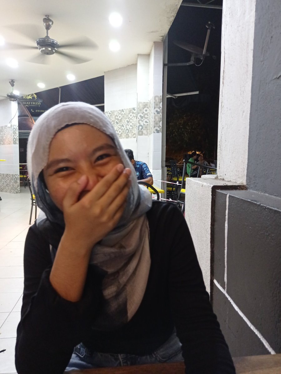 _najmiiman's tweet photo. Happy birthday natasha 🎂🐱 https://t.co/anA03WjsqW