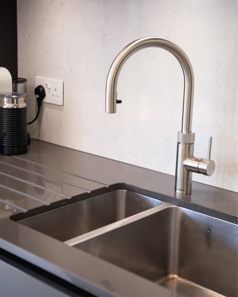 Ruach Kitchens tweet media