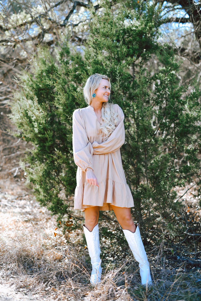 New Arrivals are Live 🙌🏼🌾

goldsoulco.com

#rodeoutfit #westernfashion #western #style #nfrstyle #nfrfashion #boutique #westernlifestyle #onlineshopping  #photooftheday #outfit #inspiration #outfitinspo #rodeo #stephenville #turquoise #PNW #vegas #newarrivals #nfroutfi