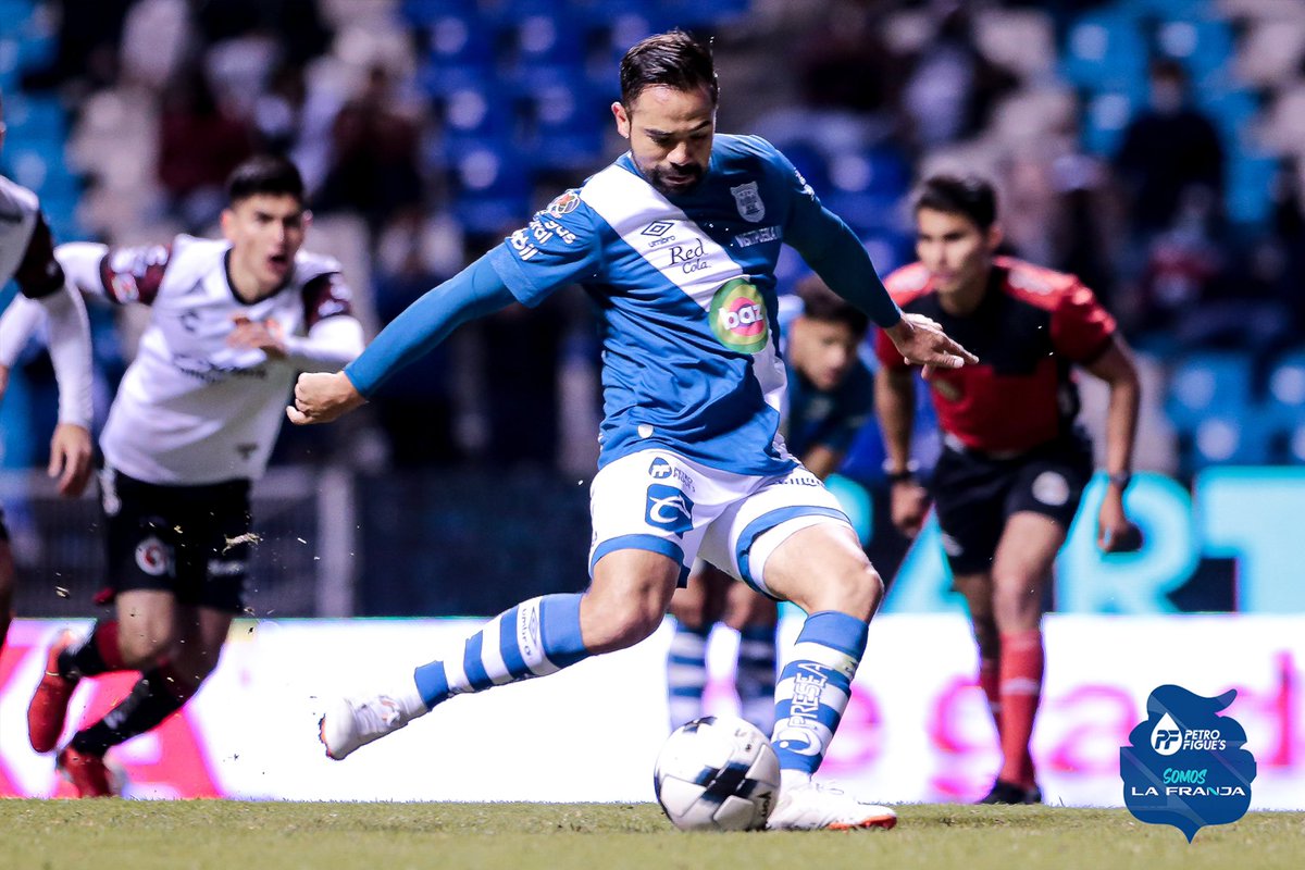 ClubPueblaMX's tweet photo. 🌞 Buenos, victoriosos, remontados y Enfranjados días, Poblanos 🌞

Les dejo la galería de 📸 de nuestra segundo triunfo consecutivo ➕3️⃣

Una vez más, ¡#LaFranjaQueNosUne🎽 demuestró la IDENTIDAD PUEBLA!🔵⚪️

RT sólo si tu equipo amaneció como líder general de la LigaMx 🔝 https://t.co/By1UD8iutp