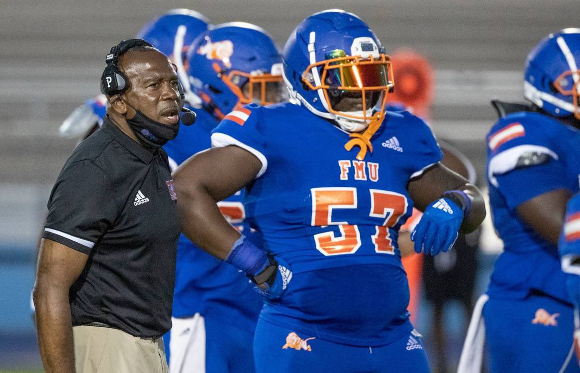 Blessed to receive a offer from <a href="/FMULionsFB/">FMU Lions Football</a> 💙🧡 <a href="/THERayRudolph_/">Coach Ray</a> <a href="/bobbycarr11/">Bobby carr</a> <a href="/B_Wash72/">Coach Wash</a> <a href="/mikejones10/">Coach Mike Jones</a>