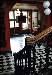 ochayethenews's tweet photo. @danny_robins The old Edinburgh Royal Infirmary was an imposing, sprawling mass of turrets, secret tunnels, cathedral-wide wards, oddly placed buildings and clinics, all now high end apts & shops. What I'd give to canvass the experiences current residents may have had #uncanny #BloodyHellDanny https://t.co/ouDyK0fBAQ