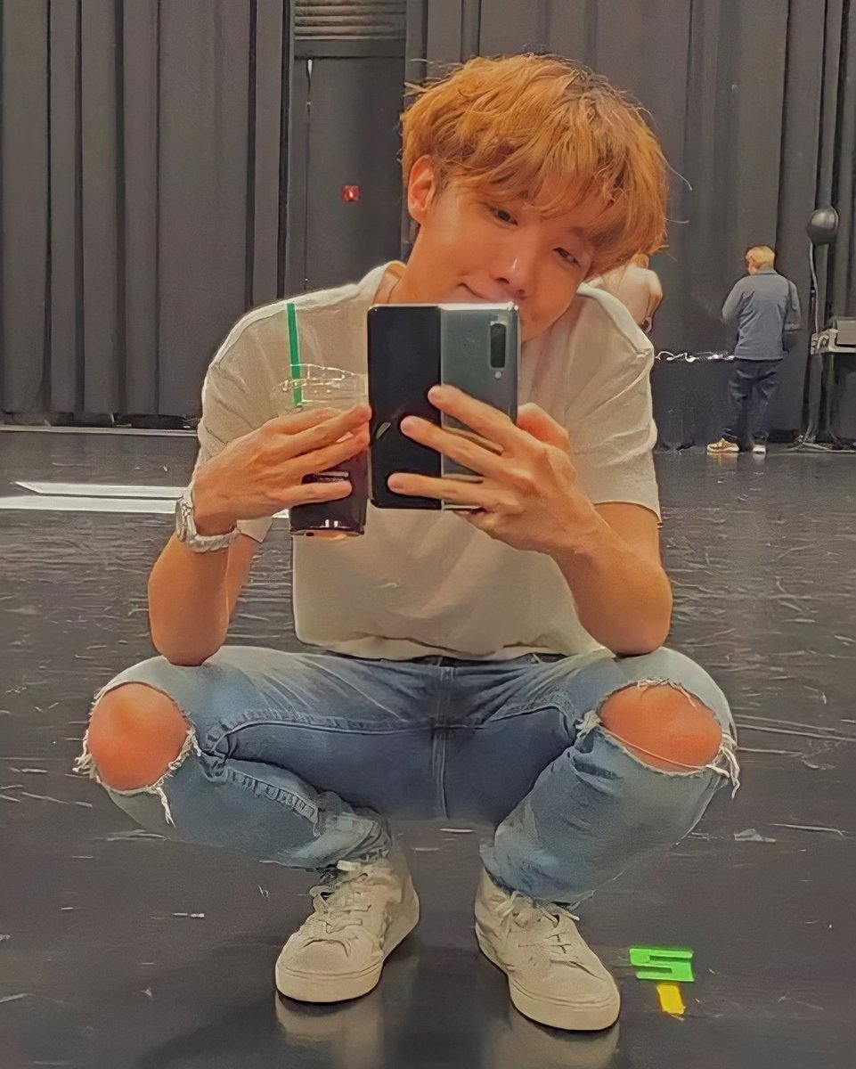 PameArms's tweet photo. - Headers que hice para el cumple de Hobi
Espero que les gusten 💜☀️ #JHOPE https://t.co/LLIDxvyv85