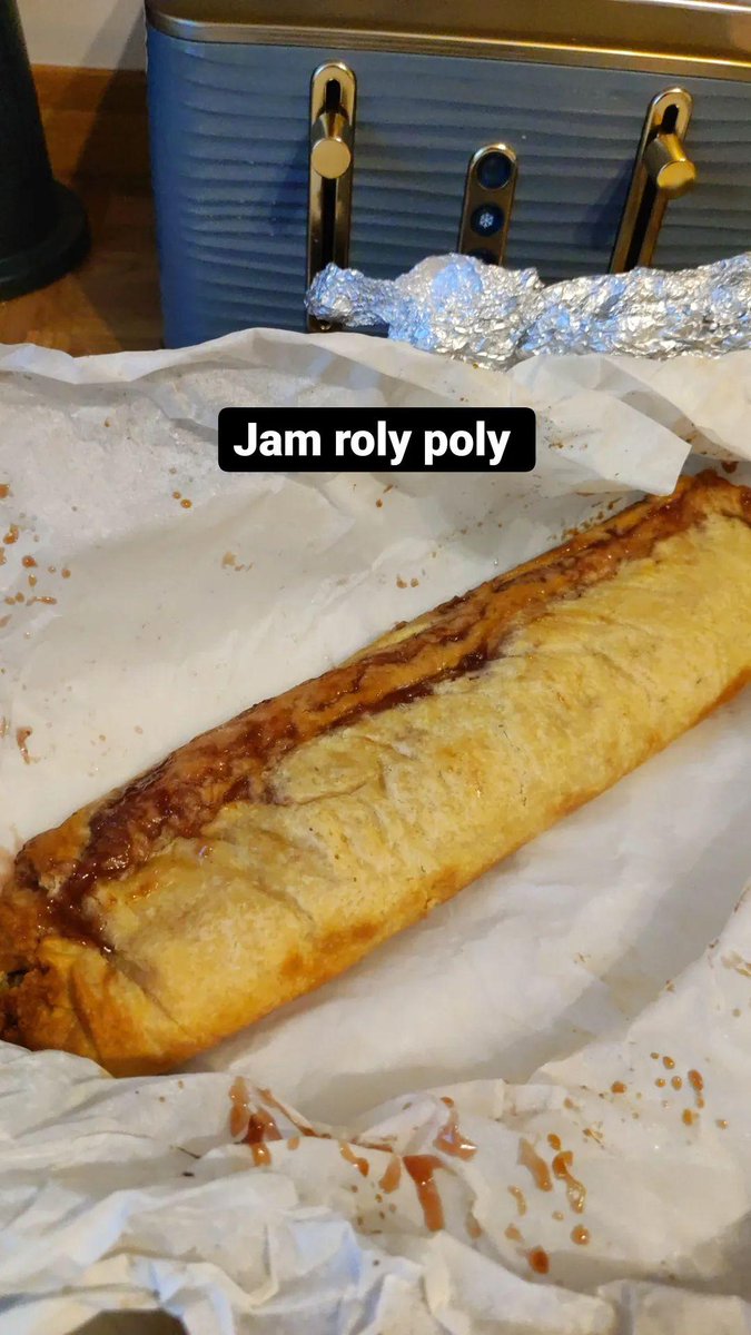 WebsterPhilip's tweet photo. Jam roly poly ready for Sunday lunch at home with the family #baking #oldschool #ClassicPudding #delishkitchen @BegumNadiya https://t.co/J69rKkgzmn