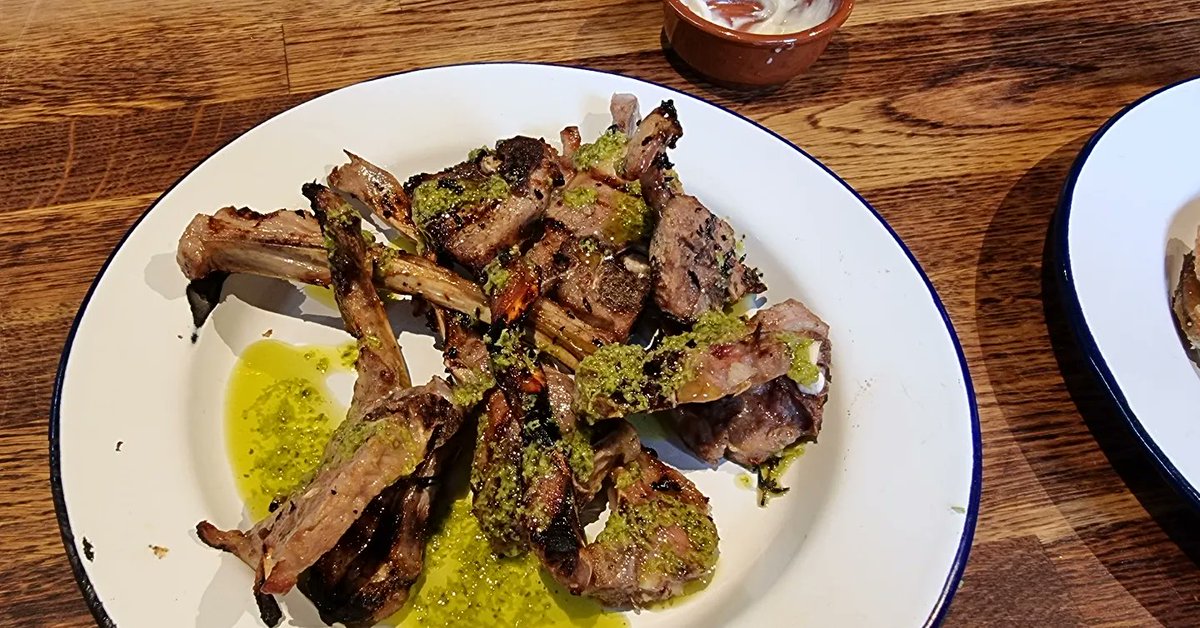 SolicitingFlava's tweet photo. Fab boozy (couple of bottles of @pepecasagricola) lunch @CuradoBar with @Sidebysidewalks and @jemmaythomas Great to see Cardiff city centre so busy 😀#freedomfood #SupportLocal #supportindependents @?#eatingoutincardiff https://t.co/7WinWGjgc6