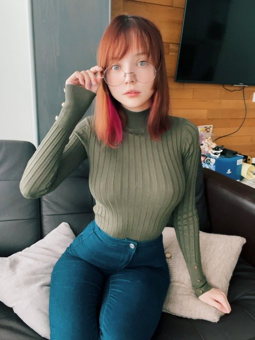 Watch Alisa Pika Pika's leaked NSFW photo on TwXstars