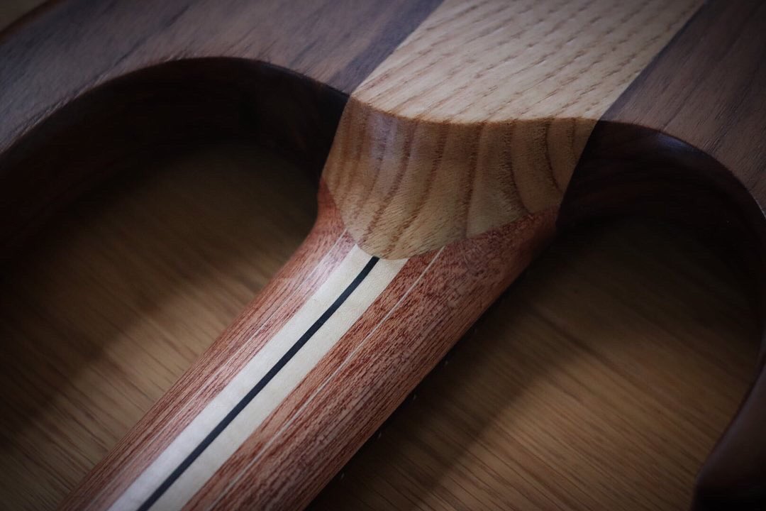 DruzkowskiG's tweet photo. Custom 6 string guitar.
No name given as yet :)
#guitar #electricguitar #guitarplayer #luthier #handmade #wood #woodworking #show #birch #tremolo #sixstring #bridge #rock #metal #jazz #fusion #music #musicmaking #ebony #instrument #marquetry #handmade #servo #circuit https://t.co/fi5iJmB51P