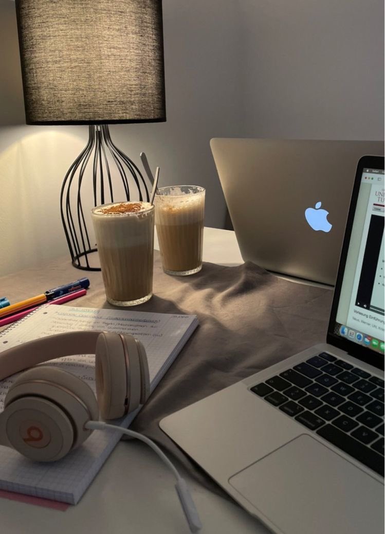 ralphlaurcnt's tweet photo. saturday — studying, online shopping, long baths and walks around the park https://t.co/zzBdTeDG4m
