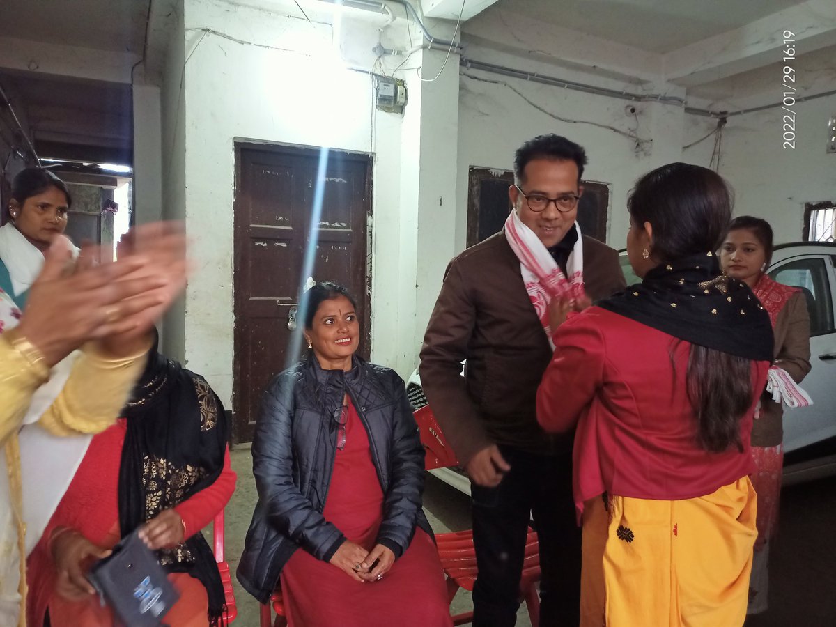 AhemedManisah's tweet photo. Interaction with voters and the beneficiaries of Orunodoi , Widow and Ujj ala schemes today (29/01/2022).Highlighted the various development works forwarded by the government and its benefits towards the society.
#HimantaBiswaSarma
#BhabeshKalita
#BJPforDevelopment
#BJPforAssam https://t.co/QyBUr4WwlD