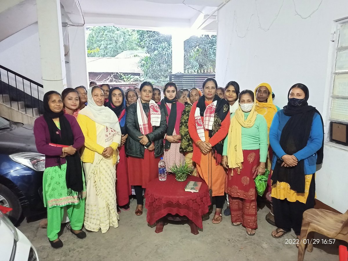 AhemedManisah's tweet photo. Interaction with voters and the beneficiaries of Orunodoi , Widow and Ujj ala schemes today (29/01/2022).Highlighted the various development works forwarded by the government and its benefits towards the society.
#HimantaBiswaSarma
#BhabeshKalita
#BJPforDevelopment
#BJPforAssam https://t.co/QyBUr4WwlD