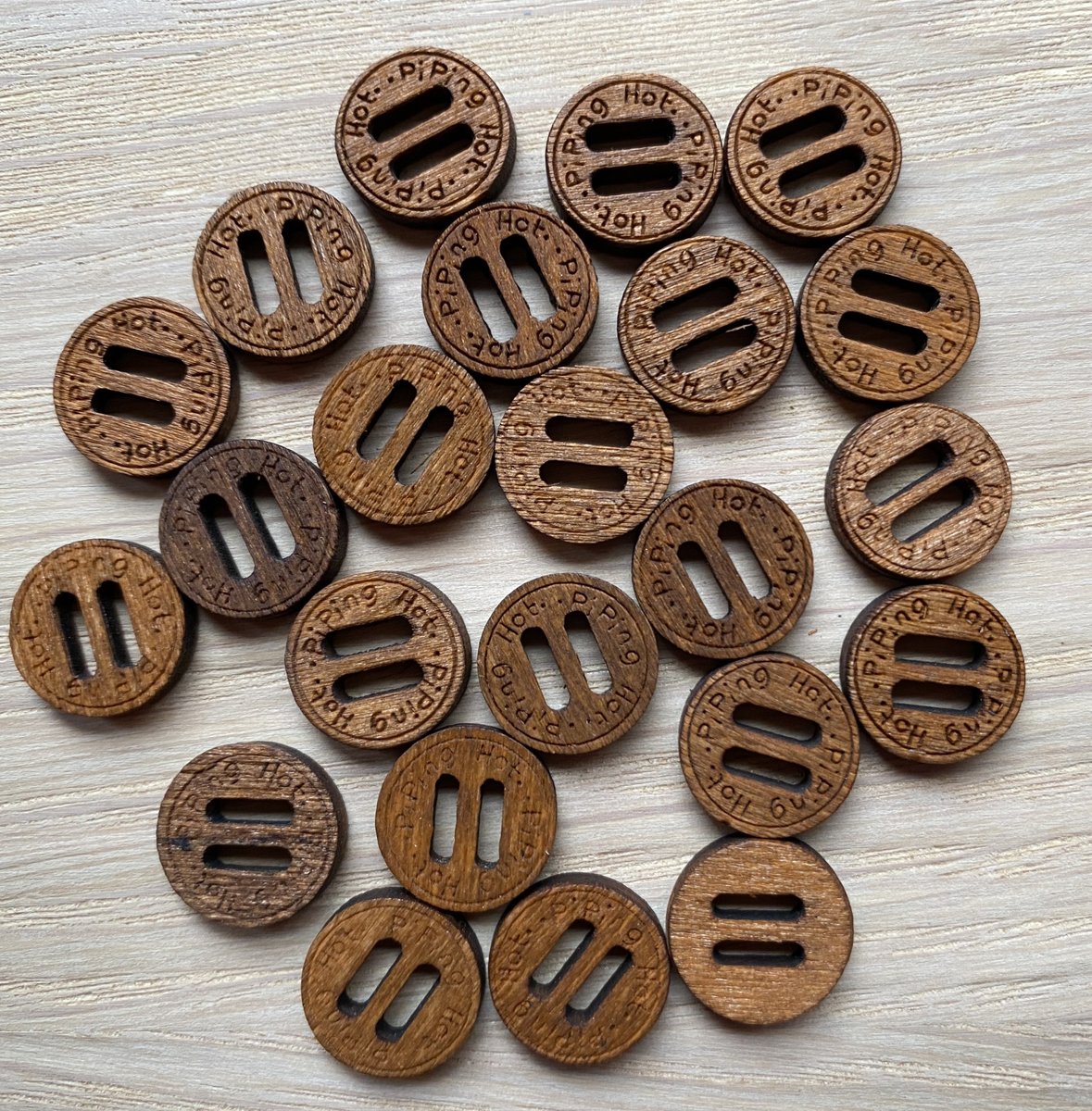 BeadsBitznBopz's tweet photo. Small Brown Wooden Buttons with inscription 'piping hot’ | 11mm | for sewing, scrapbooking, crafts | 10 buttons https://t.co/FpVMxCJO90 #BeadsBitznBopz #Craft supplies #Irishbutton #Button #Etsy #Etsyireland #VintageButtons https://t.co/i5HSYgooiB