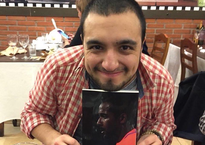 NachoBriso's tweet photo. Fue en 2015 cuando decidí escribir la biografía de Jean Beausejour. Tras una conversación con @carcosmorales y @HinchaPuma, terminé de darme cuenta que su vida merecía la pena contarse y, de paso, ayudarme a sacar mi título. https://t.co/dZ6p7QRco4