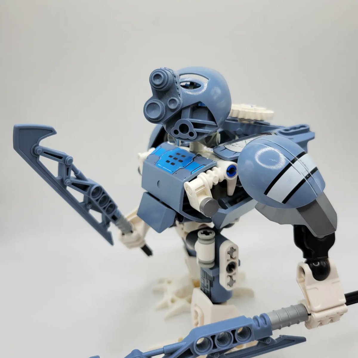 MorganRyanArt's tweet photo. βοΈπ Matoro the Ko-Matoran Translator! πβοΈ #bionicle #lego #moc #snow #ice #sandblue #white #custom #toy #kopaka #kopeke https://t.co/MGBeAp4KtH