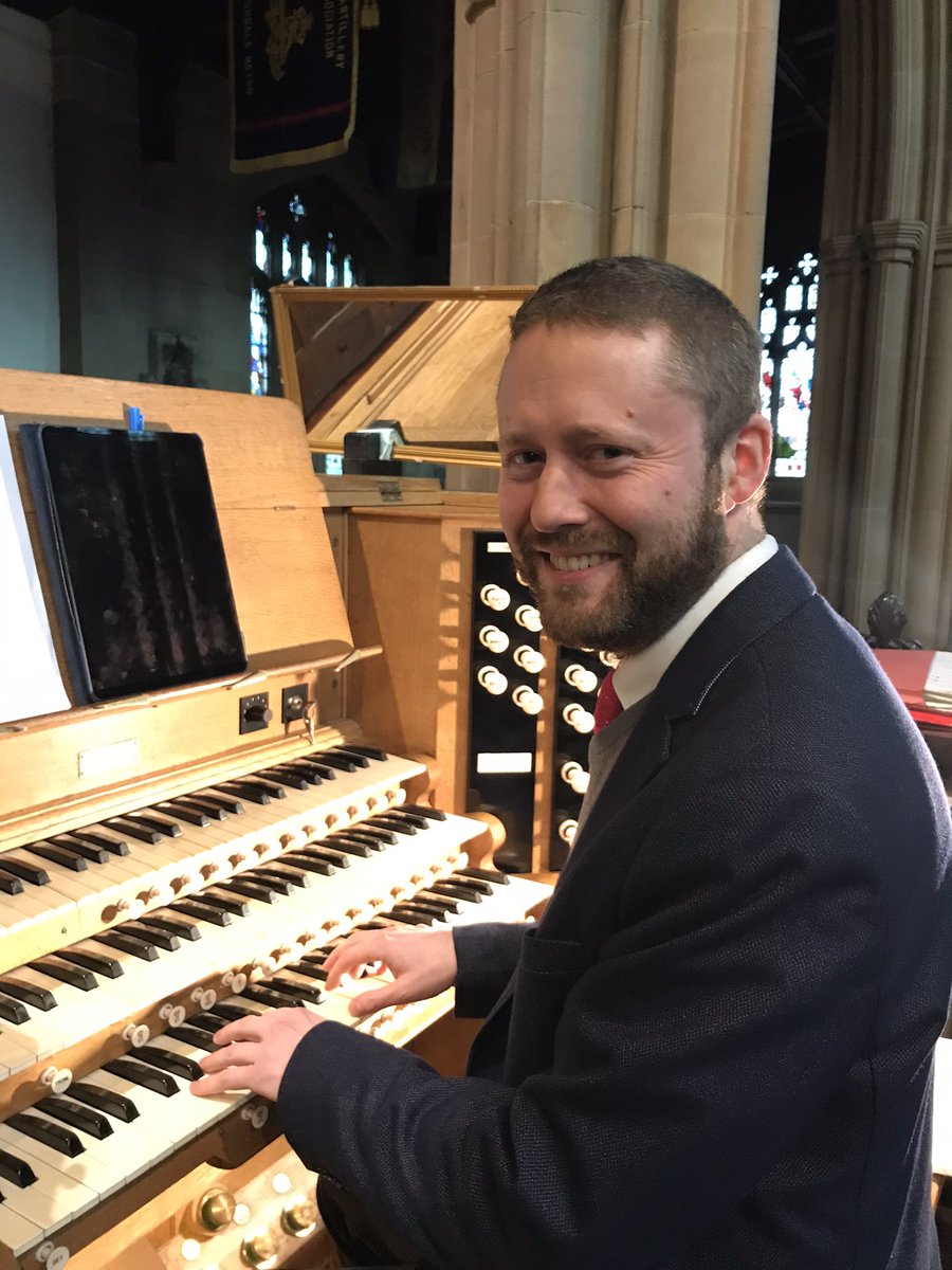 What a great way to kick off our season! The brilliant @JohnRobOrganist of @bbcathedral gave a superb recital this afternoon at @RochdaleStChads. Bravo!