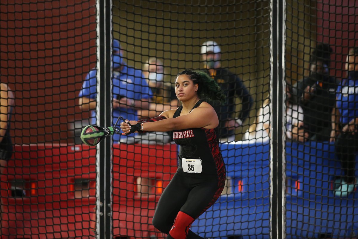 THAT'S how you start a meet off! 💥

A PR for Chaz and a season-best for Grace in the weight throw!

3️⃣ <a href="/CFuamatu/">chaz</a>, 19.50m (63-11.0)
4️⃣ <a href="/graceflowers42/">Grace Flowers</a>, 19.07m (62-6.0)

📊 bit.ly/3KUA3gU

#WolvesUp🐺