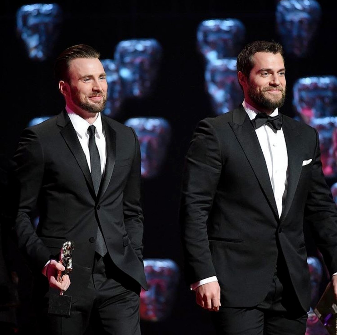 pop_filess's tweet photo. chris evans &amp; henry cavill https://t.co/1wA3dpTrbv