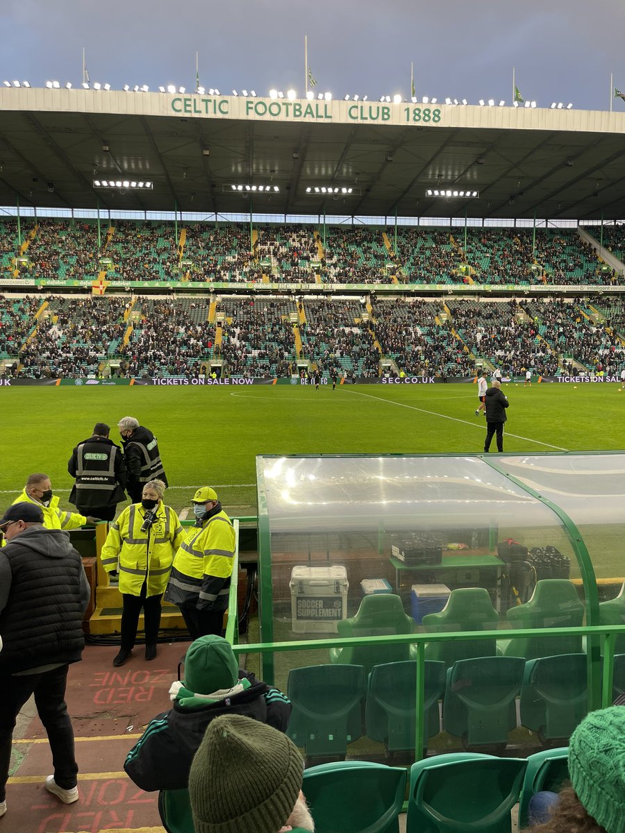 SomersPazzi's tweet photo. Big thanks to @Berwickbuilder for the tickets today. Watching Glasgow Celtic, Putting on a show! 🍀🍀🍀 https://t.co/1Q3DhW7thi